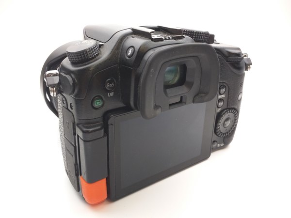 آموزش تعویض قاب لولای نمایشگر دوربین پاناسونیک Lumix GH3