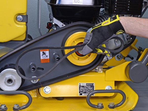 تعویض تسمه کمپکتور صفحه‌ای Wacker VP1550AW