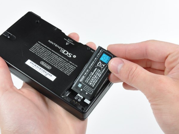 تعویض باتری نینتندو DSi