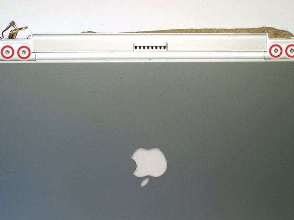 تعویض صفحه‌نمایش لپ‌تاپ PowerBook G4 Titanium Mercury