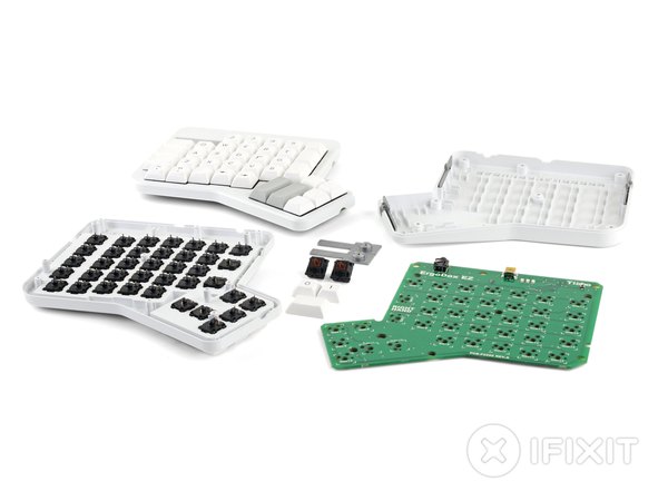 کالبدشکافی کیبورد ارگوداکس ای‌زد (ErgoDox EZ)؛ طراحی عجیب و ماژولار