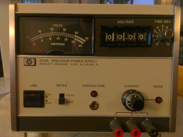 کالبدشکافی منبع تغذیه دقیق HP 6114A: شاهکار مهندسی قطعات کلاسیک