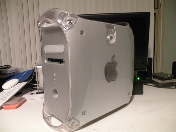 کالبدشکافی Power Mac G4 Quicksilver: گشت‌وگذار در دل طراحی کلاسیک و فلزی اپل
